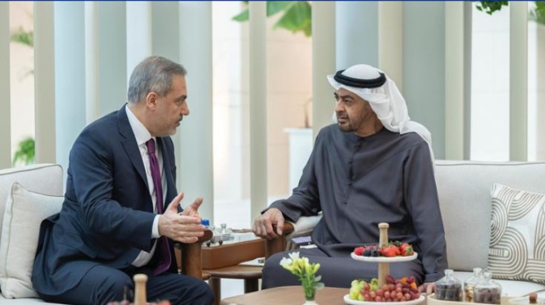 أبو ظبي..  وزير الخارجية التركي يلتقي الرئيس الإماراتي